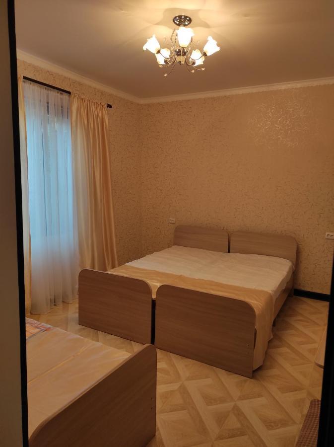 Hôtel Гостевой Дом Лума à Soukhoumi Extérieur photo